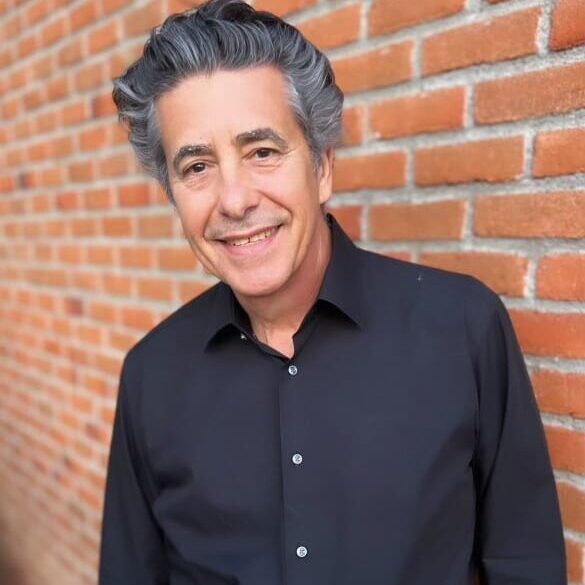 Edwin Lombardi - Thairapy Salon El Paseo